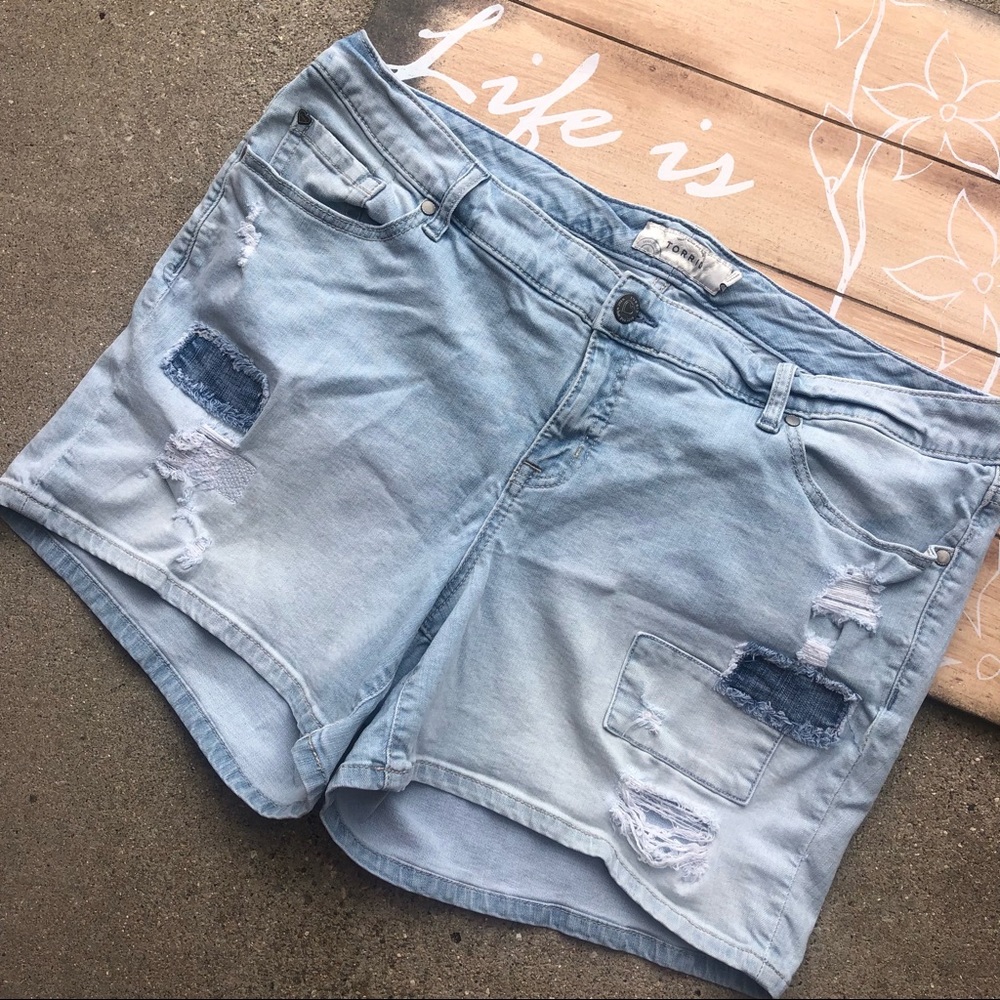 Torrid Distressed Jean Shorts Size 20
